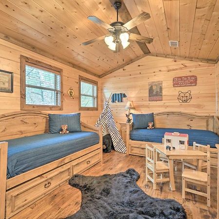 Expansive Broken Bow Cabin With Hot Tub And Playset! Exterior photo