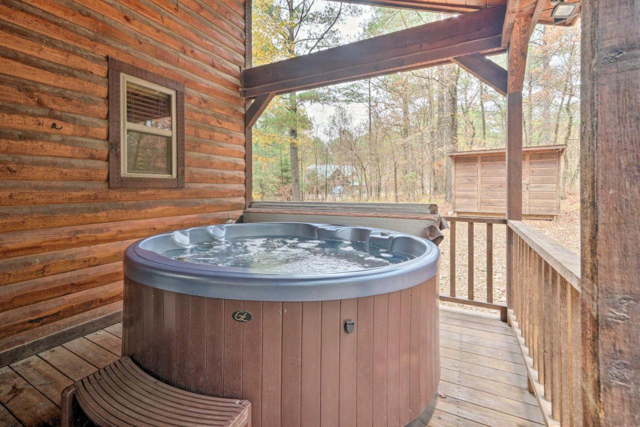 Expansive Broken Bow Cabin With Hot Tub And Playset! Exterior photo
