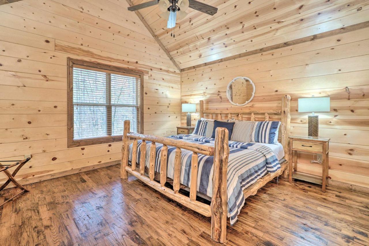 Expansive Broken Bow Cabin With Hot Tub And Playset! Exterior photo