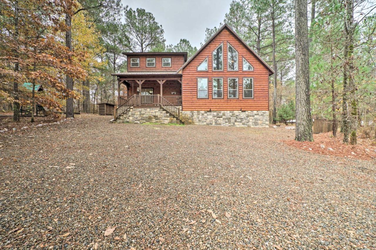 Expansive Broken Bow Cabin With Hot Tub And Playset! Exterior photo