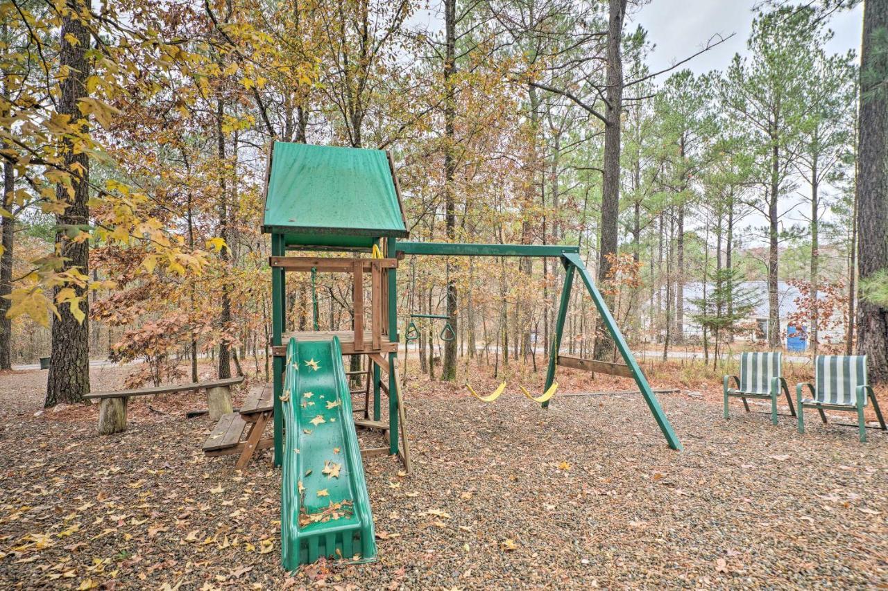 Expansive Broken Bow Cabin With Hot Tub And Playset! Exterior photo