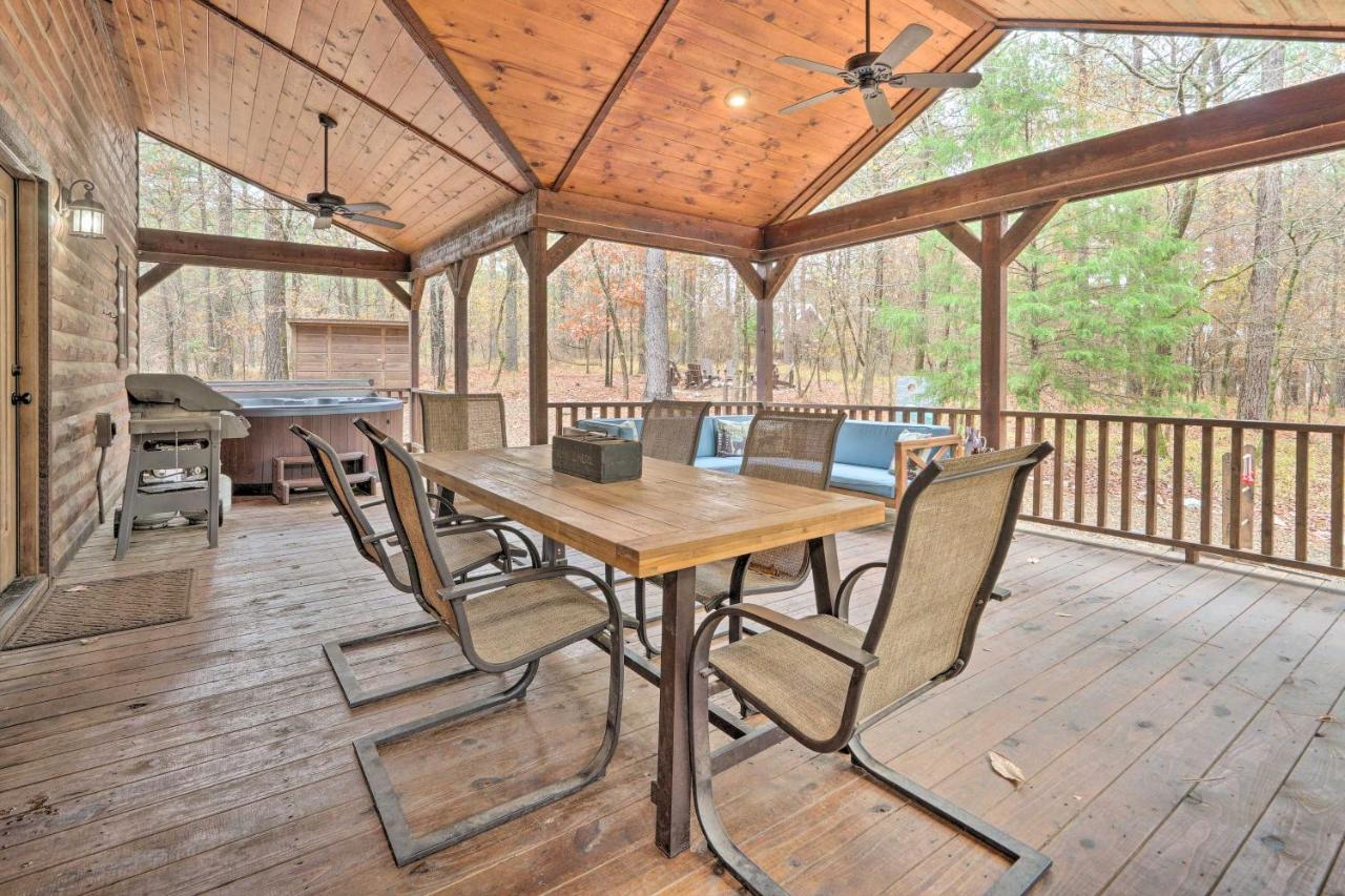 Expansive Broken Bow Cabin With Hot Tub And Playset! Exterior photo