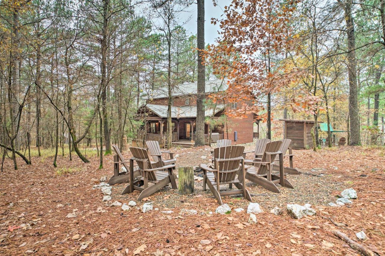 Expansive Broken Bow Cabin With Hot Tub And Playset! Exterior photo
